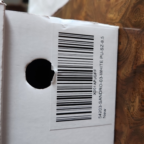 TOETOS WHITE WEDGE, cut out design,  size 8.5 - Picture 3 of 4